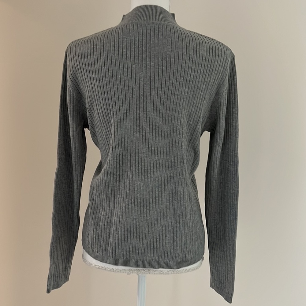 Simple Ribbed Grey Sweater - Picture 2 of 2